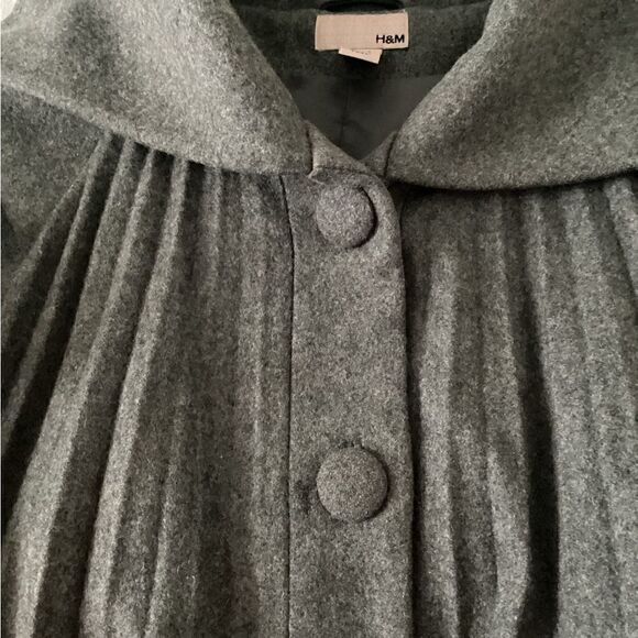 H&M Sz 12 Gray swing coat, cape, pleated, wool - Picture 11 of 11